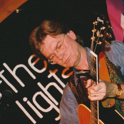 Tom Wilson live on stage on November 14, 1998